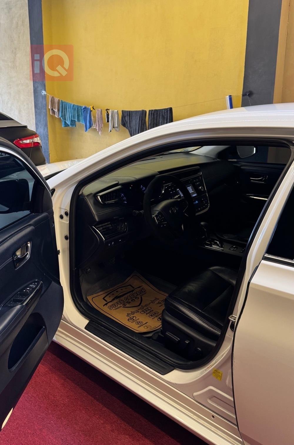 تويوتا أفالون